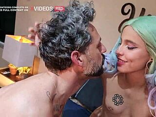 Menage with novinha Carolzinha, you ready to get fudida by two big cocks?