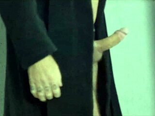 Perverted Grandpa Greets Delivery Girl With Exposed Cock