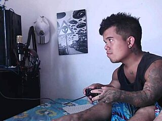 While dwarf plays videogames horny stepsister arrives to suck lick his cock