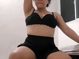 Look at this beautiful schoolgirl showing her big ass and voluptuous vagina, divine woman