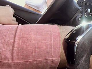 Medinga Gostosa Batendo Punhete Pra Mim no Meio da Rua