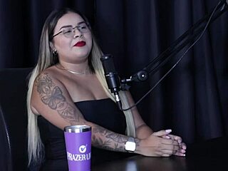 quer dar pra homem de pau grande e ficou traumatizada no fetiche de chuva negra