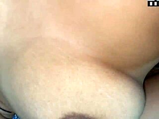 Sexo lesbico una buena mamada a la madura puta de mi vecina with big tits bbw in bedroom fingering and kissing