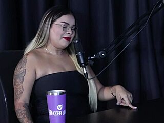 quer dar pra homem de pau grande e ficou traumatizada no fetiche de chuva negra