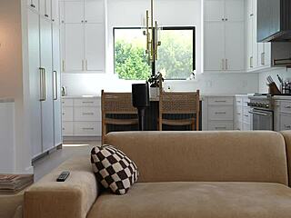 Hey i tried vr porn for the first time and it felt way too real with that cute redhead