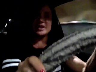 Ser Motorista De App Nesse Trânsito Tem Parada Pra Gozar! Watch Athletic Latina Milf Flash Big Tits And Clit In Car!