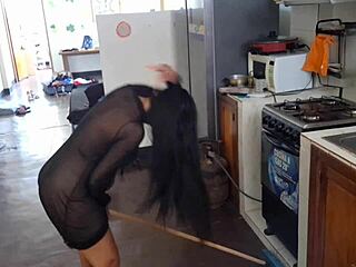 Mexican Influencer Masturbates With Broomstick In Kitchen?