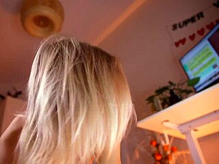 Blonde cutie twerks her ass while riding dildo machine for wet vibrator fun