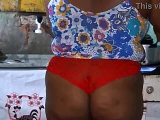 Crente Safada Na Cozinha