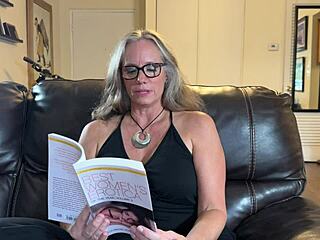 Will curvy milf nina nite read for you in homemade solo casting?