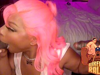 Salope ebony Mollie prend grosse bite noire pour anale creampie et double pénétration violente