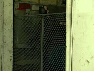 jessi summers prefers cowgirl and doggystyle sex over the bed