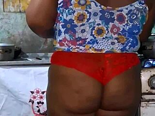 Crente Safada Na Cozinha