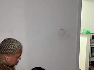 Assisti meu amigo comendo minha namorada e sua enteada pela primeira vez in amateur fetish tattoo action.