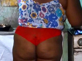 Crente Safada Na Cozinha