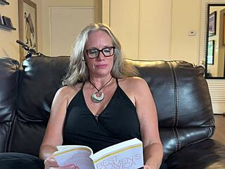 Will curvy milf nina nite read for you in homemade solo casting?