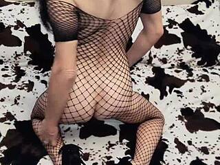 Hey slut wife, wanna fuck your wet pussy with a stranger in homemade pov?!