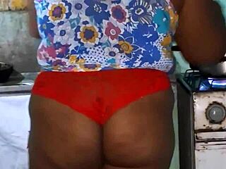 Crente Safada Na Cozinha