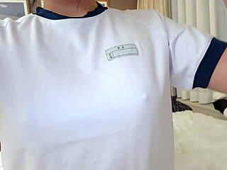 Hej, prečo tá nadržená 18+ jazdí cowgirl na chuje až príde orgazmus?