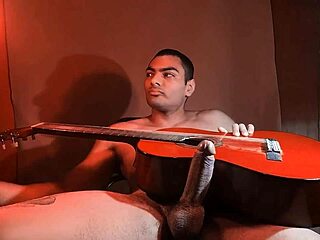 guitarjob fuckin that yamaha hacha in china spanish style c-80 til i cum...muscular chinese bodybuilder action