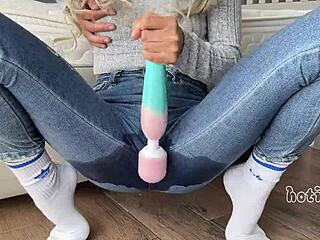 She lost the challenge trying not to cum and squirted three times 😩💦