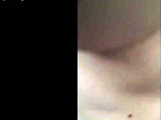 Wow, bintang porno ini punya memek super ketat buat naik kontol