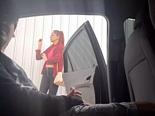 punheta arriscada na rua para estudante no ponto de ônibus?