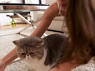 Sweet teen homemade sex tape with petite brunette