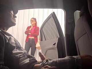 punheta arriscada na rua para estudante no ponto de ônibus?