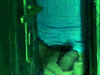 يا رجال الأب الزوج نيّك صديقة بنته غير الشقيقة بمشنري قوي