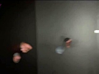 mais um dia eu sendo puta de corno no gloryhole com bbc completo no red3