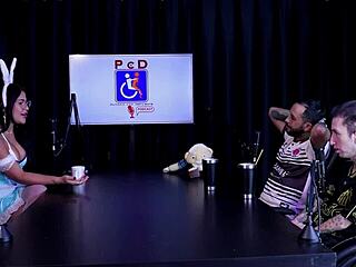 Casal Kobra enjoys real putaria with big sack and cock hitting the pussy. Tifany Rocha Swing Cast uses plug in ass and 69 on Sheer Red.