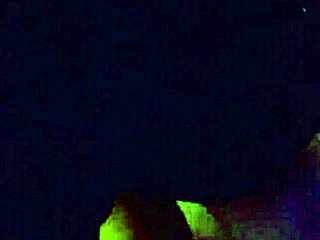 Sexig rödhårig milf retas med sensuellt sugkuk till cumshot-avslut