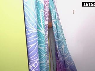 Tengok Zuzu Sweet naik batang BBC besar di bilik hostel!