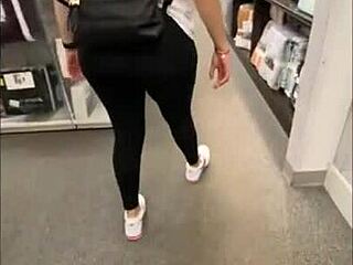 flashing ass in store got me horny to masturbate