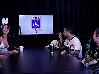 Casal Kobra enjoys real putaria with big sack and cock hitting the pussy. Tifany Rocha Swing Cast uses plug in ass and 69 on Sheer Red.