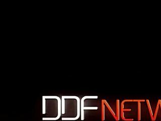 wow, watch me shave my hairy pussy hole smooth!