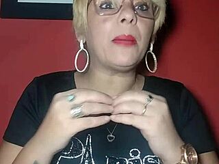 lesbian babe gives in to taxi driver's touch