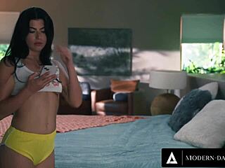 Romantic Gal Ritchie Deepthroats DILF Stranger on First Date Ride