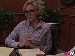 dee williams and summer col teach pussy licking lesson