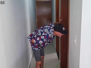 i fuck the young hottie in bathroom now