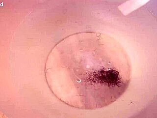 wow, watch me shave my hairy pussy hole smooth!