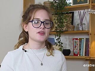 WOW! LUNA FINGERS SHAVED PUSSY WITH DILDO VIBRATOR!