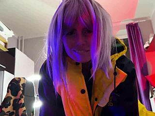 Busty babe pays delivery boy with sloppy feet blowjob and hard fucking