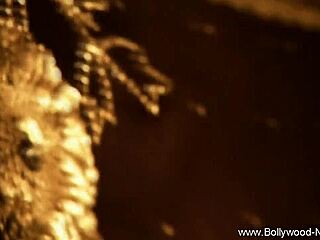 beautiful indian babe seduces with teasing nude dance 😘🔥