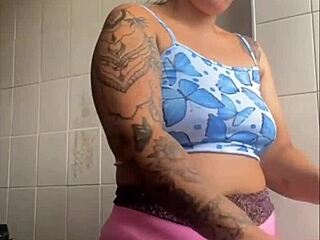 crazy flashing big pussy swollen exhibitionist desperation