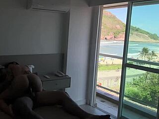 woke the tourist with tasty oral and hard cock pounding her wet