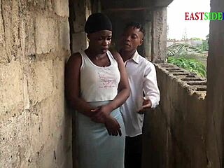 ما أقدر أستنى أركب الزب الأسود الكبير كاوغيرل في المبنى ناقص عشان فلوس سريعة