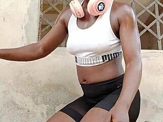 crazybitch got a tortoise gift from fan now she gapes ass pussy solo tight anal masturbation