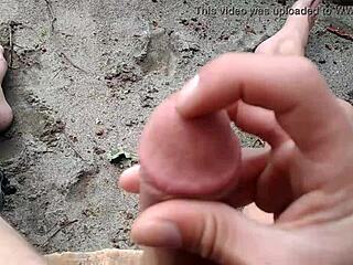 PLAYING WITH PUSSY PUBLIC BEACH OUTDOOR MASTURBATION HORNY SOLO